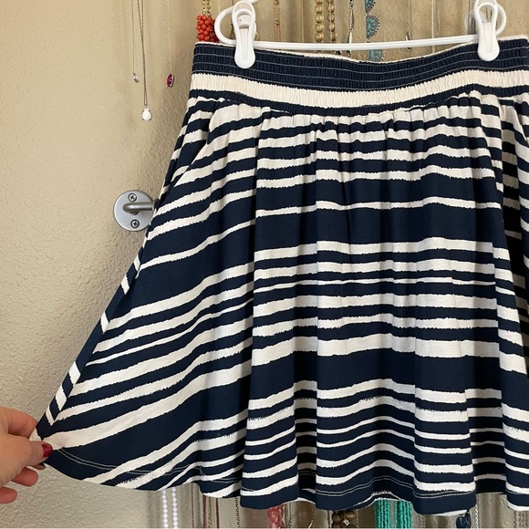 H&M Skirt - Picture 3 of 4